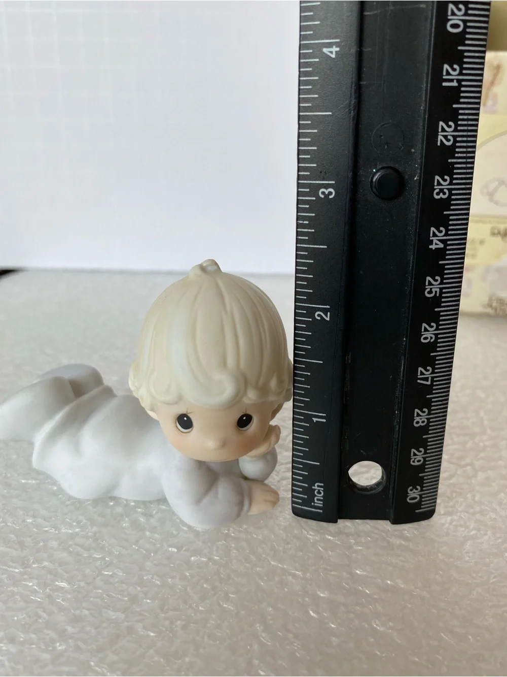 Vintage 1983 Precious Moments E-2852/F Baby Figurine 